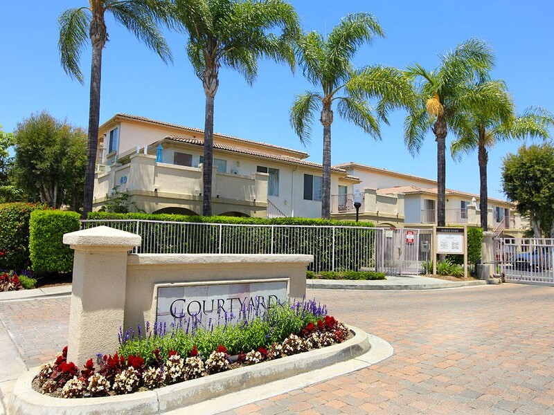 Courtyard Apartments in Fullerton, CA