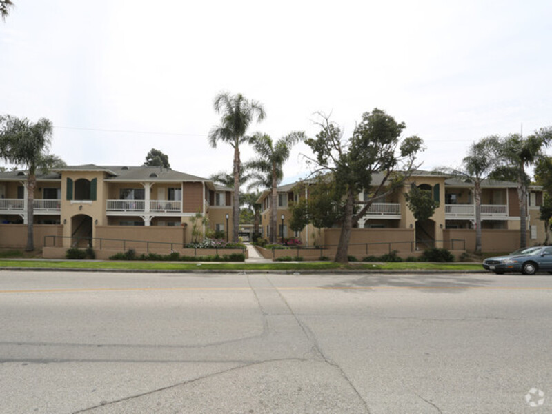 Palm Terrace Apartments in Oxnard, CA